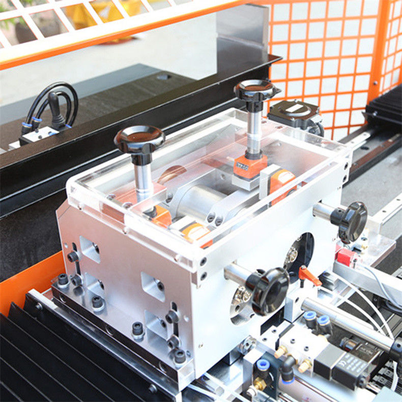 Equipaggiamento di produzione anti-epidemica SD-R70 Macchina di taglio ad angolo R ad alta velocità