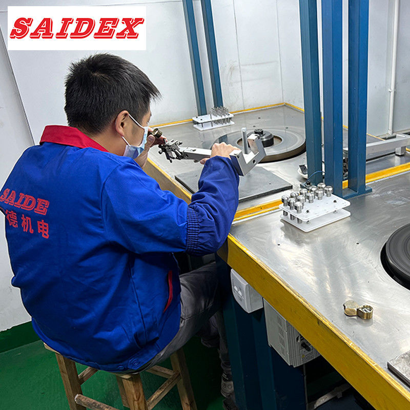 Macchina per rifilatura acrilico per lastre in materiale termoplastico macromolecolare isolato come acrilico, PMMA, POM, ecc.