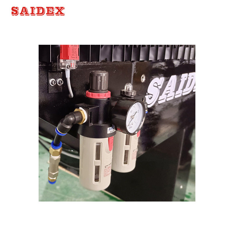 L'angolo di taglio può essere personalizzato 4.5KW 220V macchina di lucidatura per mobili acrilici